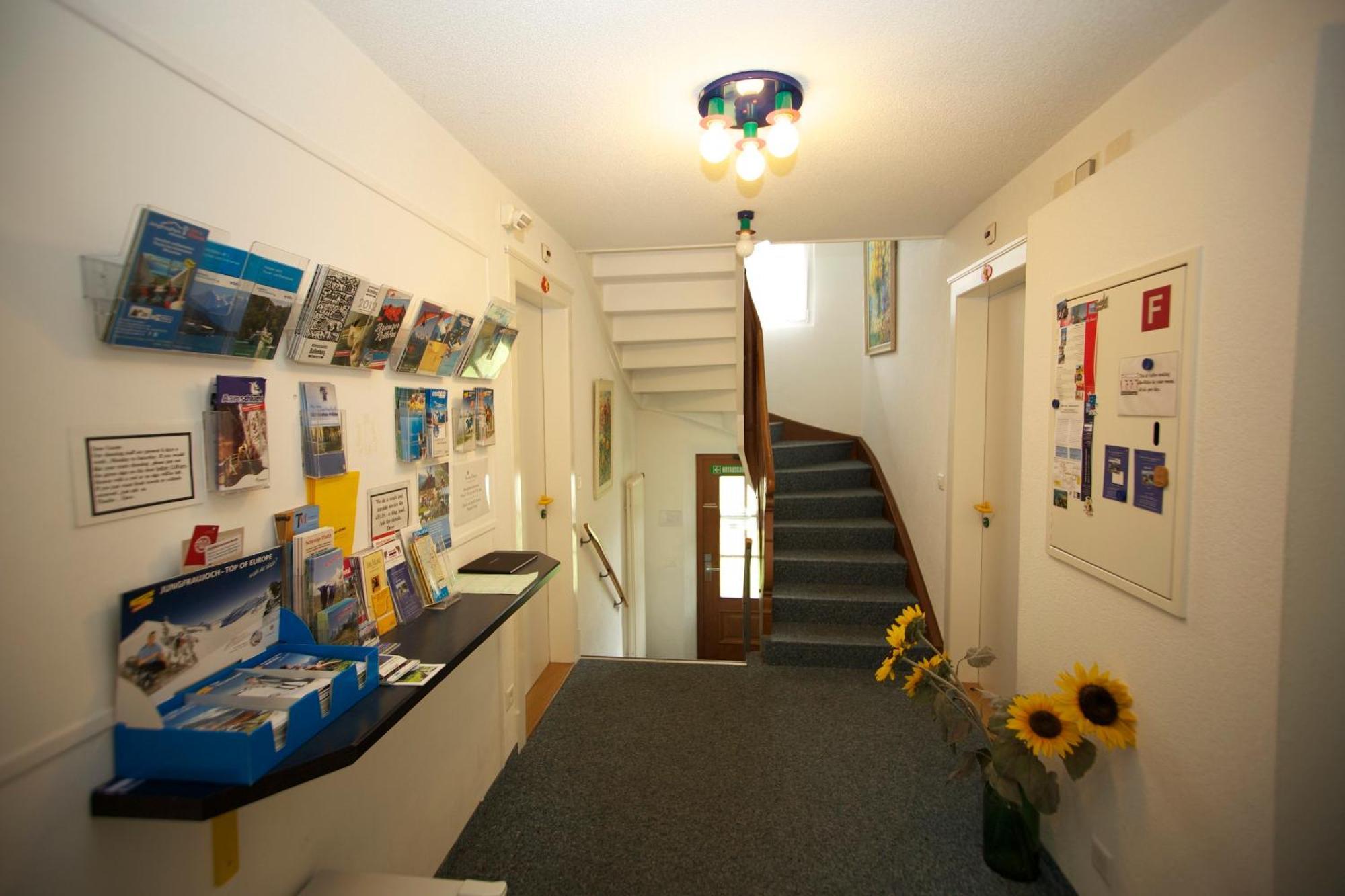 Adventure Guesthouse Interlaken Unterseen Εξωτερικό φωτογραφία